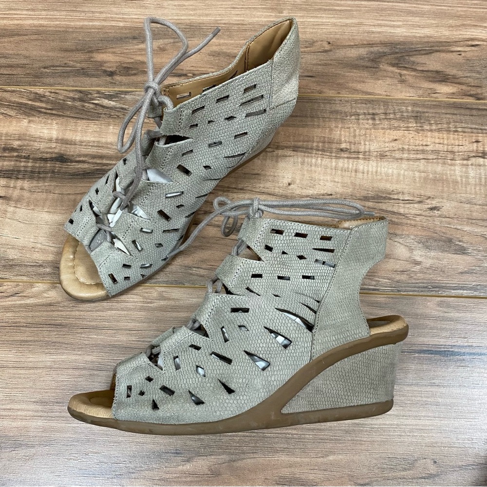 Earth  Lace Up Peep Toe  Wedge Sandals Women's 9‎ Color Tan